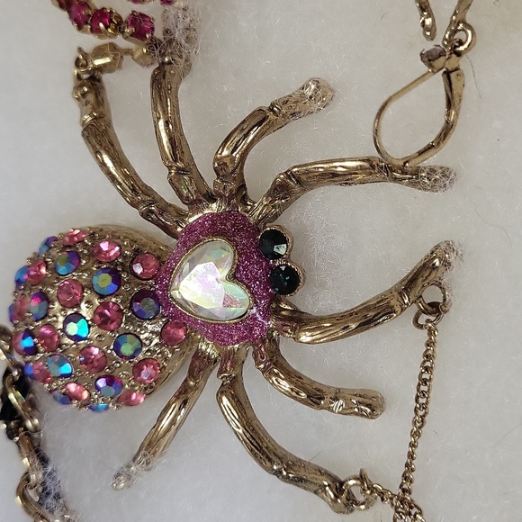 Betsey Johnson EEK! Spider Necklace And Earrings - Picture 2 of 7